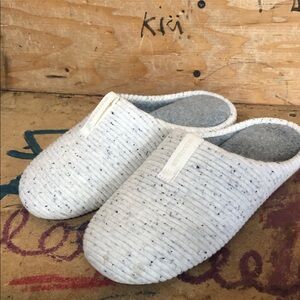 BOMBAS The Nest Women’s In Soft White Donegal Slippers Size W7